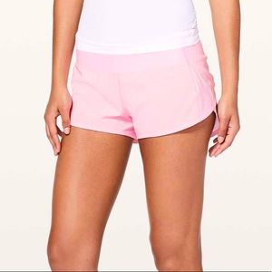 SOLD !!!!!! Lululemon Light Pink Speedup Shorts / Size 4 / 2.5 Inch inseam